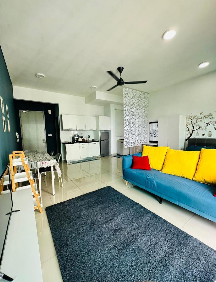 Bella Homestay By Ak Group Сайберджая Экстерьер фото
